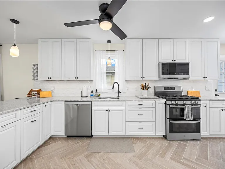 7024 Calvert Ave #B — Photo 22