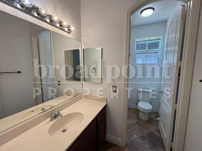 637 Oak Glade Dr — Photo 9