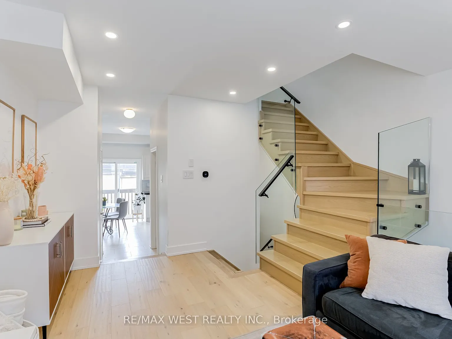 3 bed, $4,600 — Photo 3