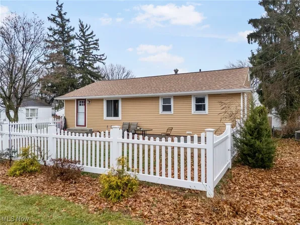 1202 37th St NW, Canton, OH 44709