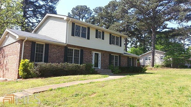 1st image of 2453 Country Club Dr SE