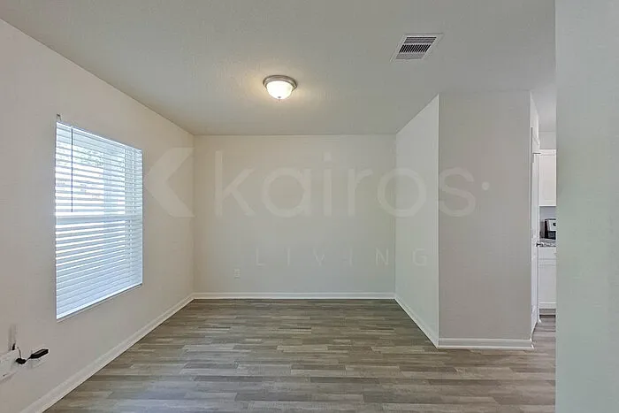 5 bed, 3.0 bath, 2217 sqft, $2,145 — Photo 2