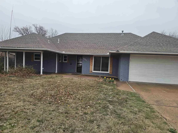 204 S Burdel Ln, Enid, OK 73703
