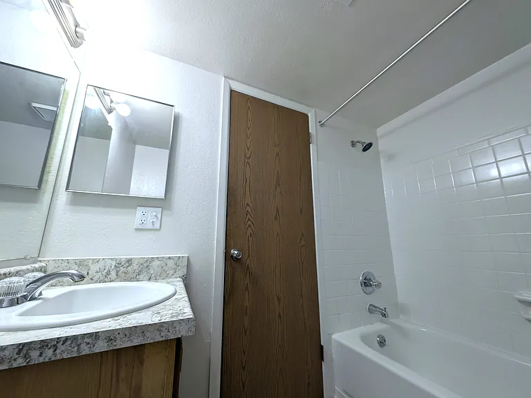 Charter Oaks Apartments — Photo 61