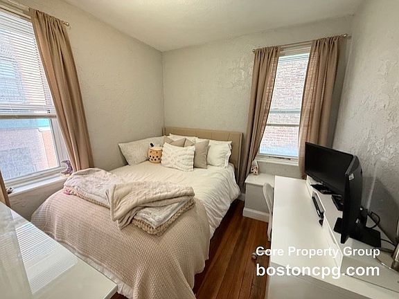 5th image of 35 Charter St #2