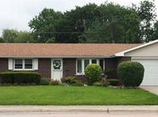 667 N Walnut St, Manteno, IL