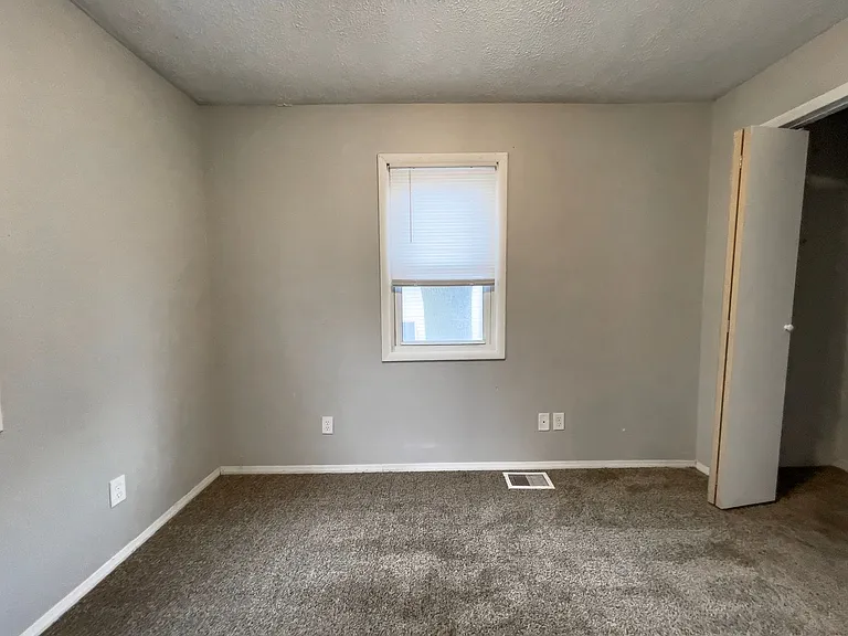 1623 E 20th St — Photo 7