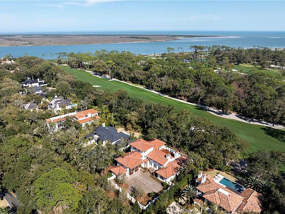 4th image of 450 Forest Rd