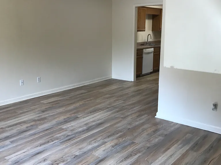 375 Grand Point Dr #F — Photo 3