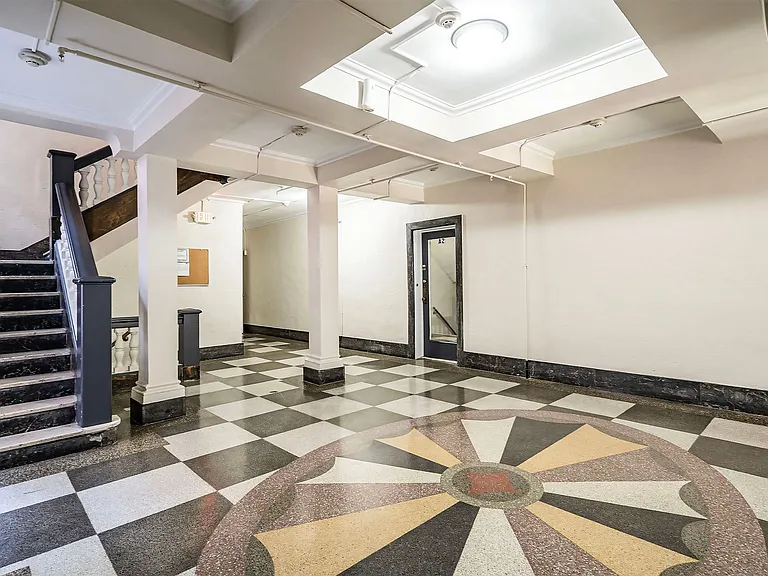 411 Highland Ave — Photo 4