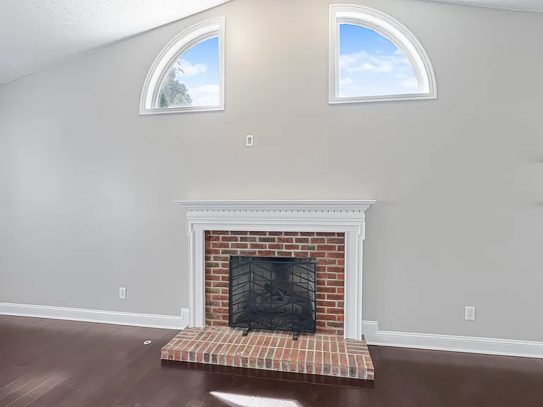 4392 Greensbury Dr — Photo 19
