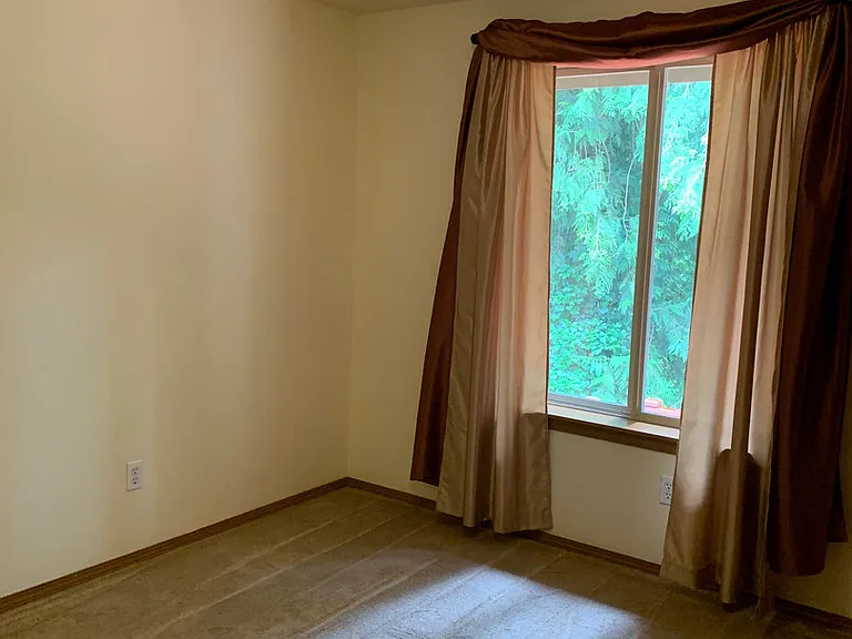 18525 Woodside Dr SE — Photo 7