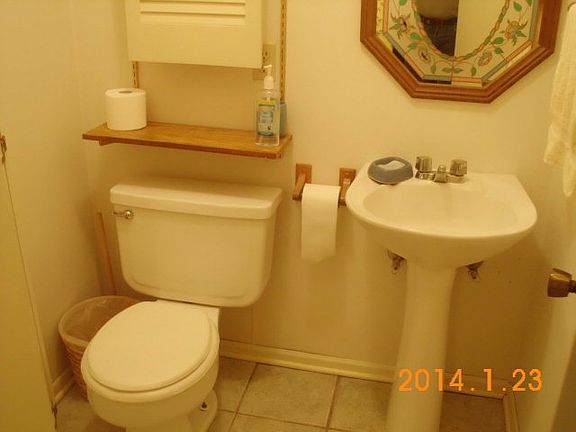 5th image of 319 Country Club Blvd