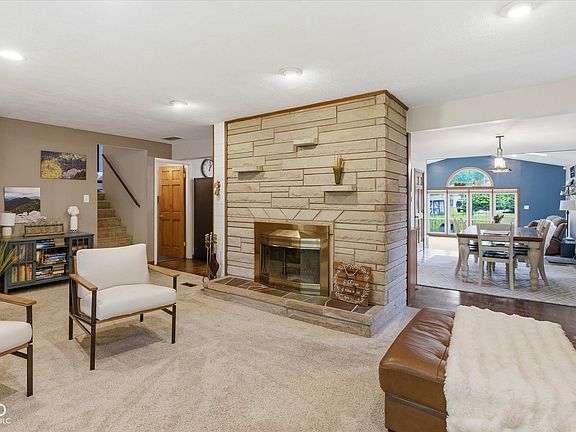 4th image of 2416 Tulip Dr S