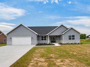 2650 Pleasant View Dr, Troy, OH 45373