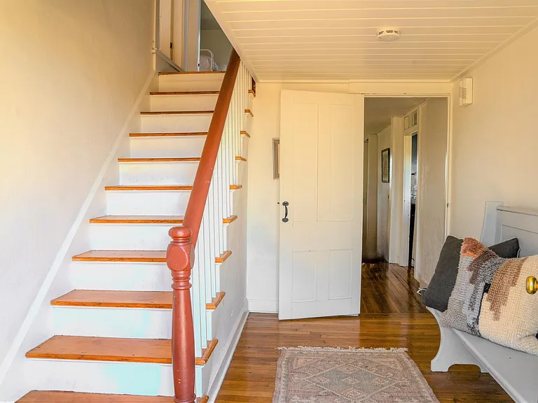 127 Willow Ave — Photo 8