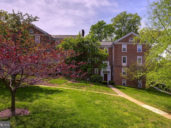 3690 38th St NW APT C237, Washington, DC 20016