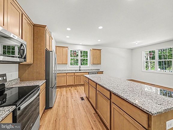 3rd image of 19116 Camden Ln