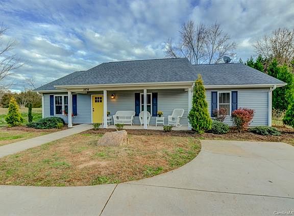 2nd image of 38 McGraw Ln