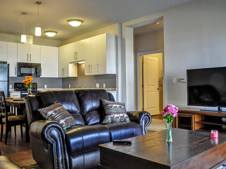 Emerald Ridge Apartments & Townhomes — Photo 25