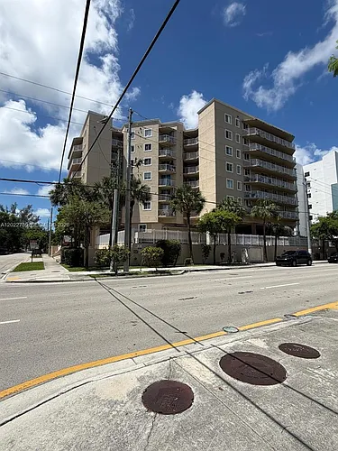 102 SW 6th Ave #305 Photo 1