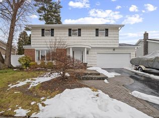 8 Sagamore Way S, Jericho, NY