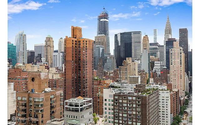 Sold by Douglas Elliman | media 14