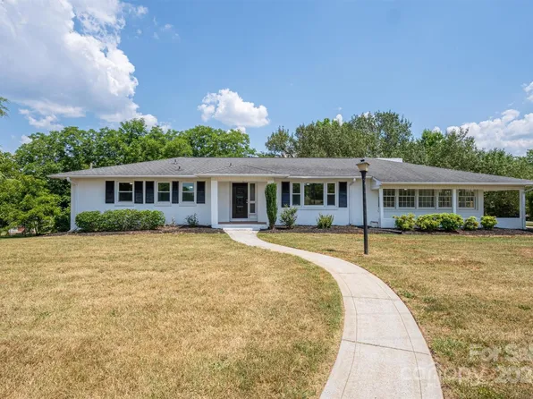 1310 N 12th St, Bessemer City, NC 28016
