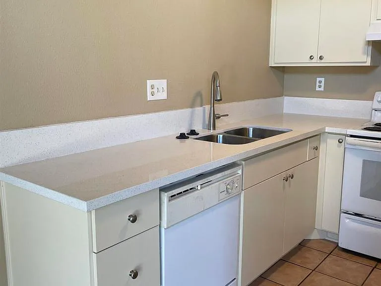 1729 Hollister St #15 — Photo 4