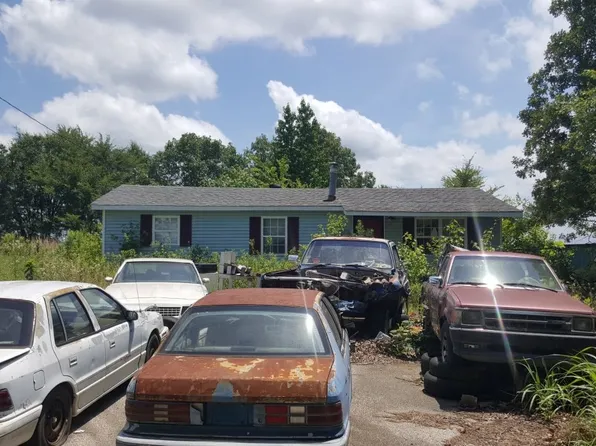 2205 Luray Rd, Huron, TN 38345