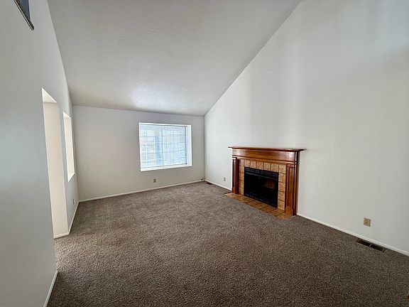 3rd image of 3053 W Green Acre Dr