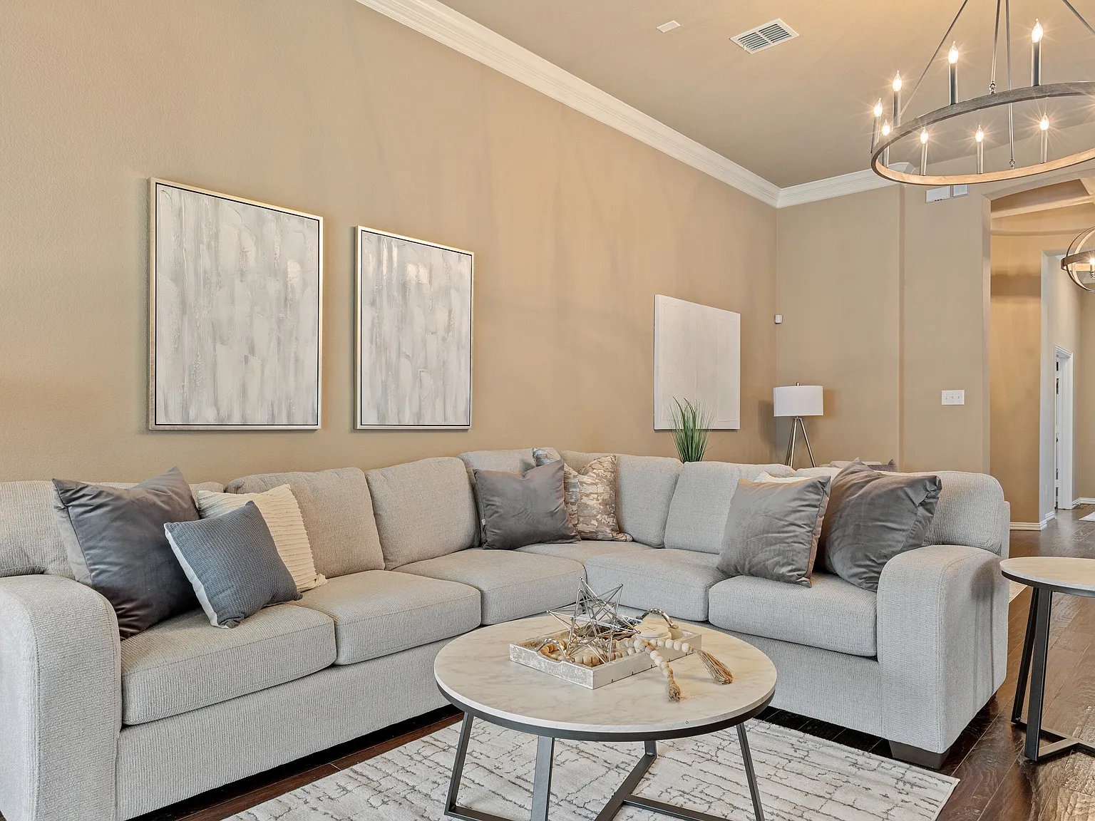 4 bed, 2698 sqft, $8,262 — Photo 3