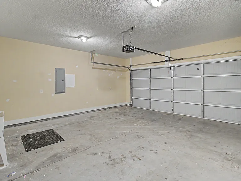 151 Lincoln Way NE — Photo 36