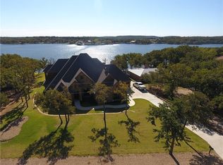 1653 Country Club Rd, Bowie, TX 76230