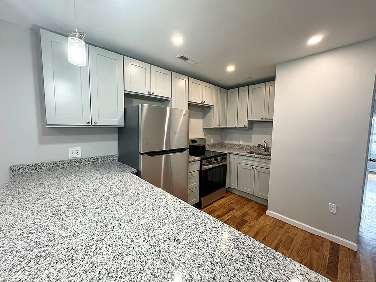 109 Churchill St #3 — Photo 6