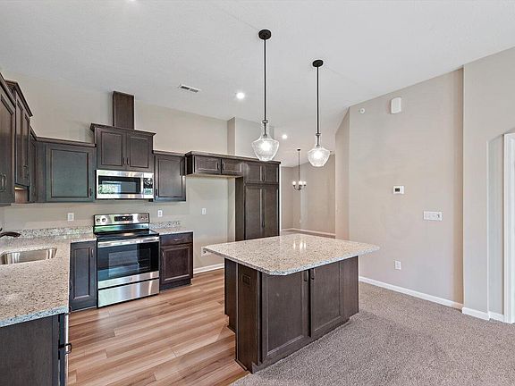 5th image of 2558 Crosshill Dr