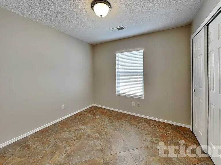 2736 Wilder Loop NE — Photo 9