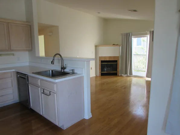 8406 Pebble Creek Way Unit 203, Highlands Ranch, CO 80126