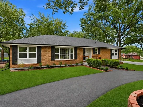 12825 Winchester Ave, Grandview, MO 64030