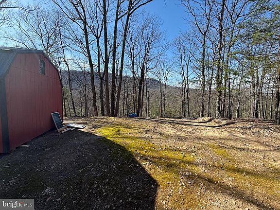 4th image of Advent Dr