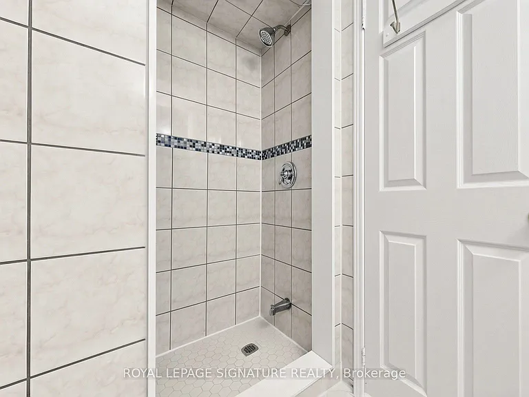 1634 Fairfield Cres #MAIN — Photo 21