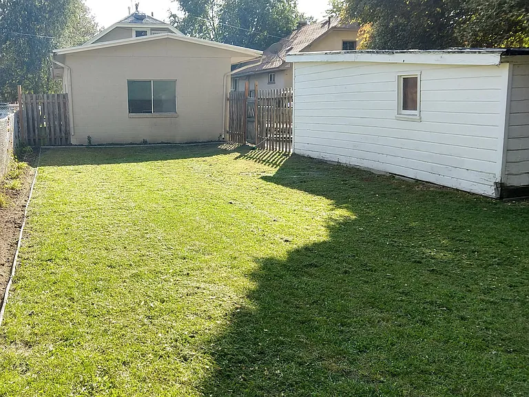 433 E Center St — Photo 30