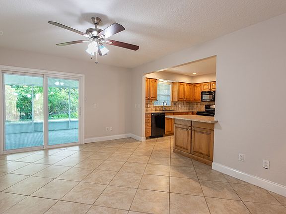 5th image of 66 Westminster Dr