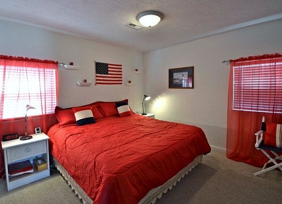 King size bed, plenty of closet space and a TV in the bedroo