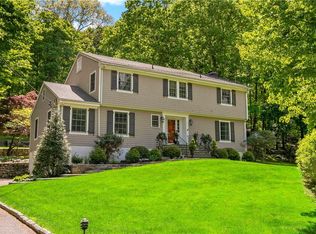 20 Suzanne Ln, Chappaqua, NY 10514