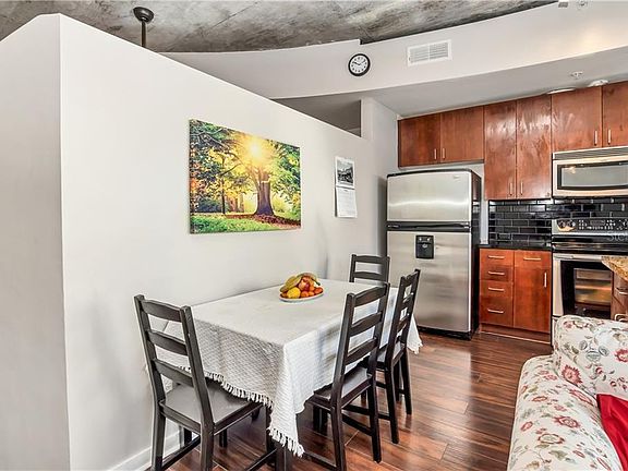 4th image of 155 Court Ave #1206