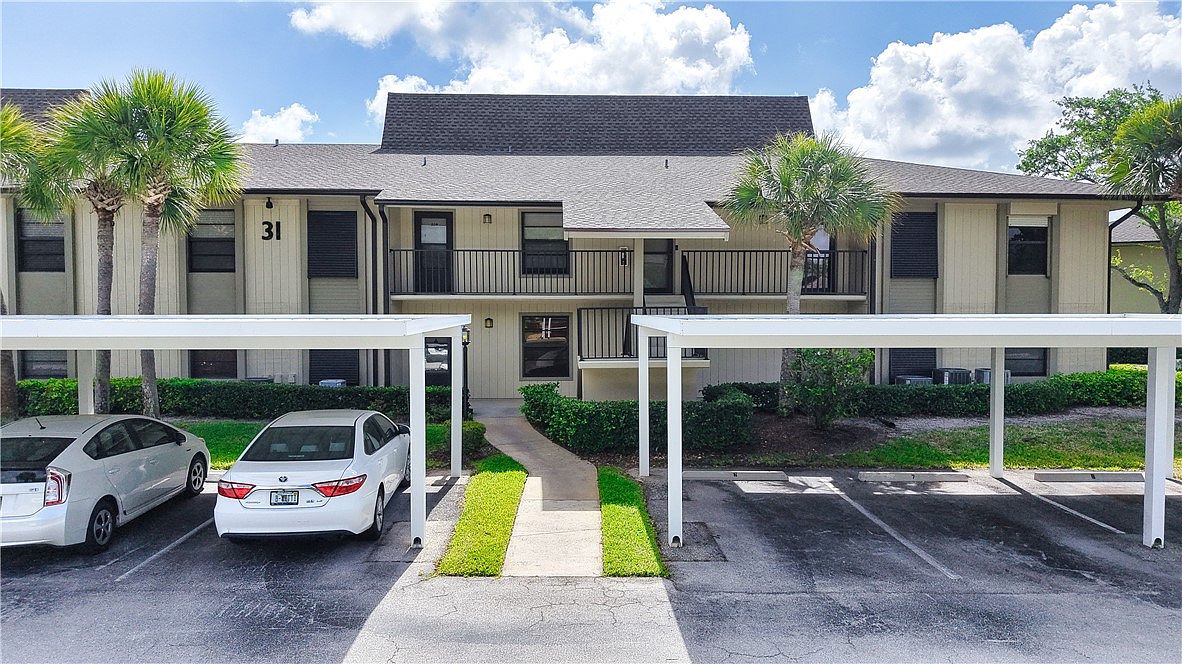 31 Plantation Dr APT 204