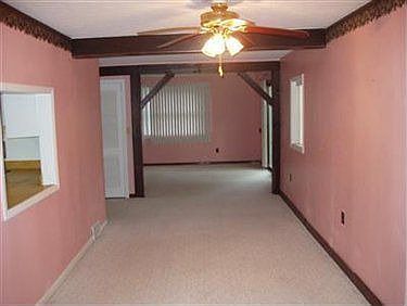 2nd image of 450 Richmond Park Dr