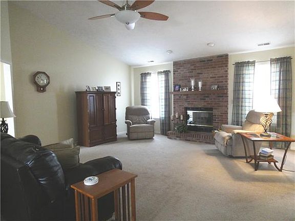 2nd image of 442 Bear Story Blvd