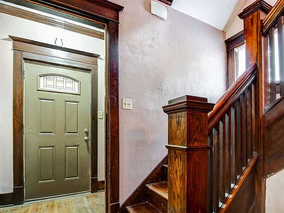 4th image of 1118 N Bourland Ave